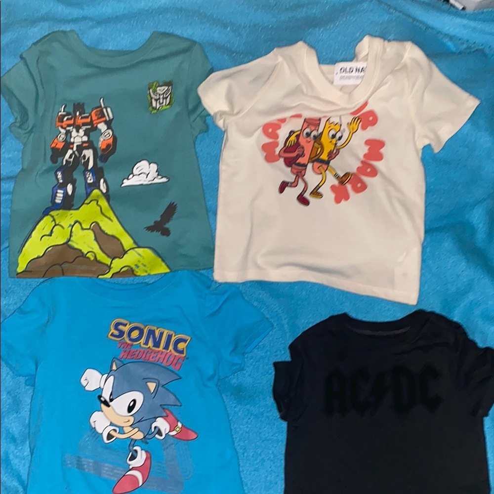 Old Navy White Short Sleeve Tee Vibrant Graphic Design
